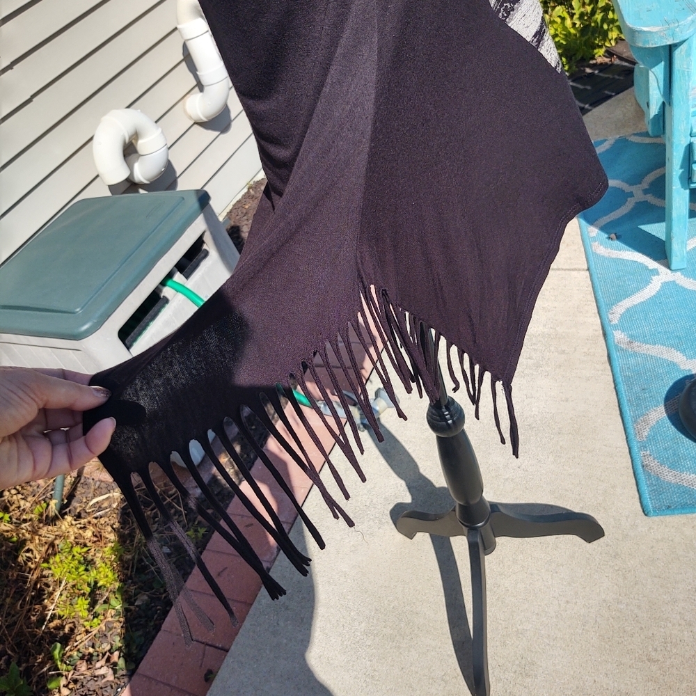 Oatt Large Love Black Tank Fringe Sides! - Picture 4 of 13